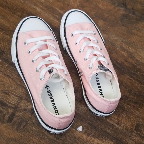 Converse Other - Converse Kids Youth US 2 EU 33.5 Chuck Taylor Low